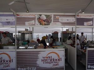 Ulekan yang Dibawa Tim Sate Maranggi Nyaris Ditahan di Bandara