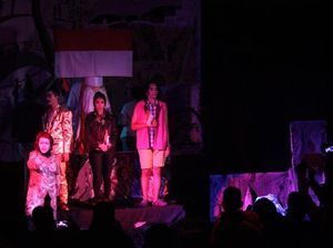 Teater Keliling Pentaskan Jas Merah dari Pulau Jawa di 8 Kota