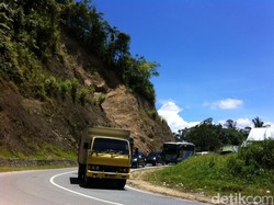 Jembatan Dampala Tersapu Banjir, Jalur Trans Sulawesi Sulteng-Sultra Putus