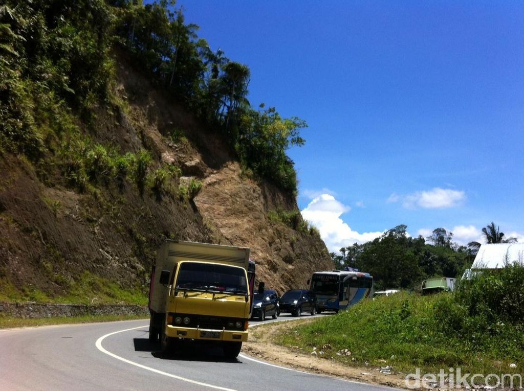 Jembatan Dampala Tersapu Banjir, Jalur Trans Sulawesi Sulteng-Sultra Putus Jembatan Dampala Tersapu Banjir, Jalur Trans Sulawesi Sulteng-Sultra Putus