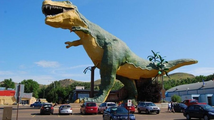 Inilah patung dinosaurus T-Rex terbesar di dunia