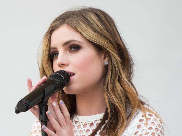 Sydney Sierota, Vokalis Echosmith Yang Manis Banget