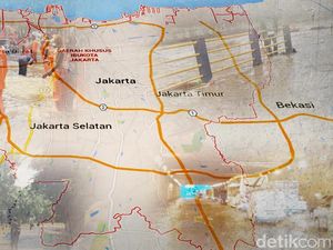 Banjir 1,4 Meter Rendam Bidara Cina Jaktim, Warga Mengungsi ke Kelurahan Banjir 1,4 Meter Rendam Bidara Cina Jaktim, Warga Mengungsi ke Kelurahan
