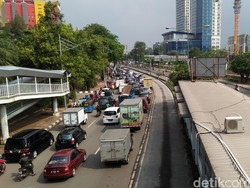 Genangan Mulai Surut, Jl Gunung Sahari Arah Senen Macet