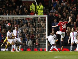 Van Gaal Tak Kaget dengan Gol Apik Darmian