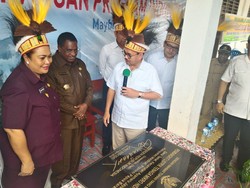 Catatan Sudirman Said di Papua: Melistriki Maybrat dan 12.659 Desa