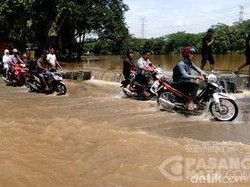Danau Meluap, Jalan Raya Cikeas Bogor Terendam Banjir