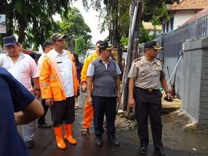 Jl Kartini dan Gunung Sahari Macet Akibat Genangan Air