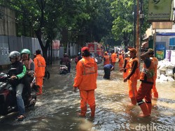 Jl Pejaten Raya Banjir, Pasar Minggu Macet Total