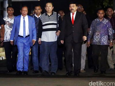 Samadikun Hartono Tiba di Bandara Halim