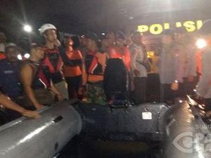 Tanggul Kali Bekasi Jebol, Warga Perumahan Pondok Gede Permai Masih Mengungsi