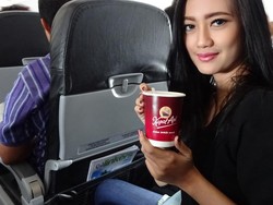 Rayakan Semangat Hari Kartini di Ketinggian 30.000 Kaki