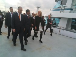 Kembangkan Maritim, Presiden Jokowi Tinjau Pelabuhan di Rotterdam