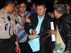 Membandingkan Cara Pemulangan Buronan Nazaruddin, Anggoro, dan Samadikun