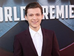 Tom Holland Sebut Kostum Spider-Man Teknologi Paling Canggih