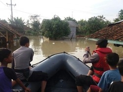 308 Rumah di Teluk Jambe Barat Karawang Terendam Banjir, 898 Orang Mengungsi