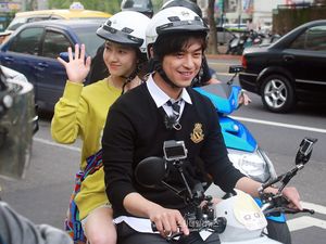 Potret Kencan Terakhir Song Ji Hyo dan Chen Bolin di Taiwan Potret Kencan Terakhir Song Ji Hyo dan Chen Bolin di Taiwan