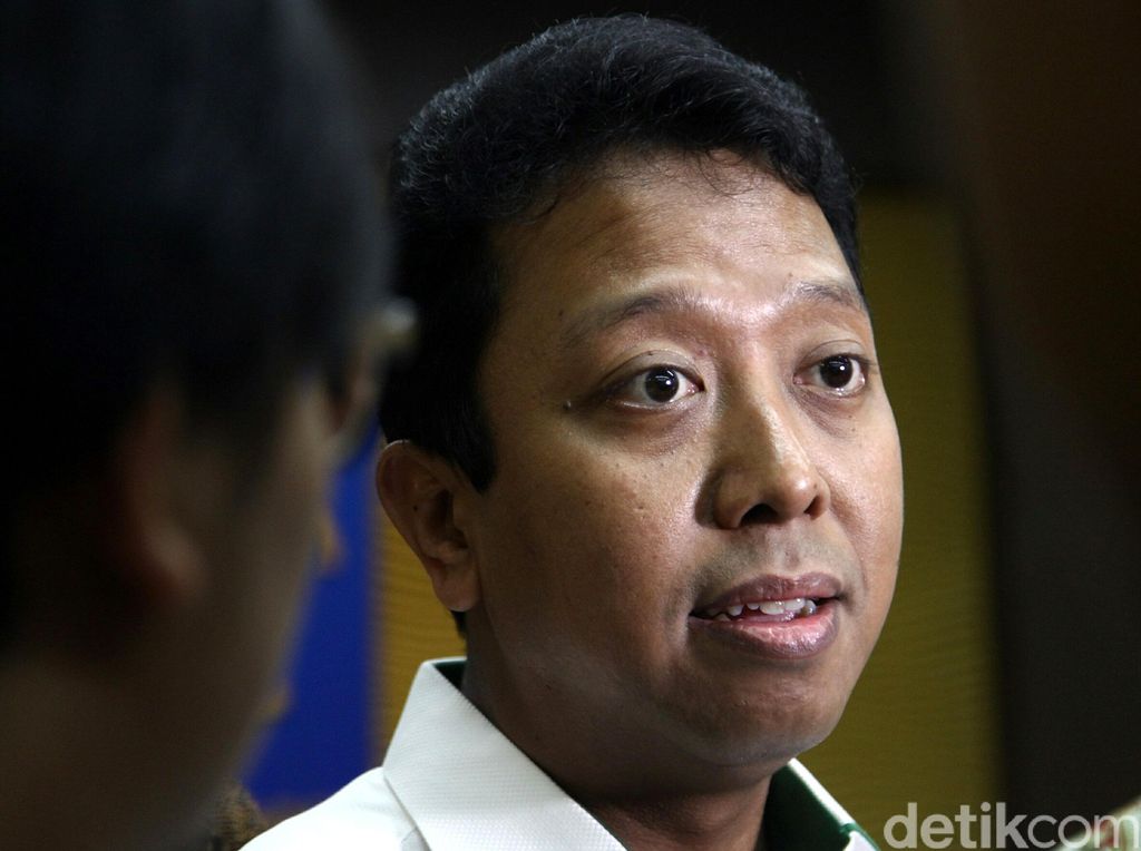 Ketum PPP Minta Malaysia Gali Soal Insiden Bendera Terbalik Ketum PPP Minta Malaysia Gali Soal Insiden Bendera Terbalik