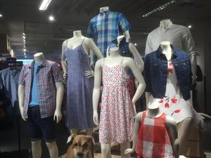 Retailer Fashion Asal Amerika Old Navy Hadir Perdana di Jakarta