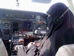 Shahnaz Laghari, Pilot Perempuan Pertama yang Bercadar