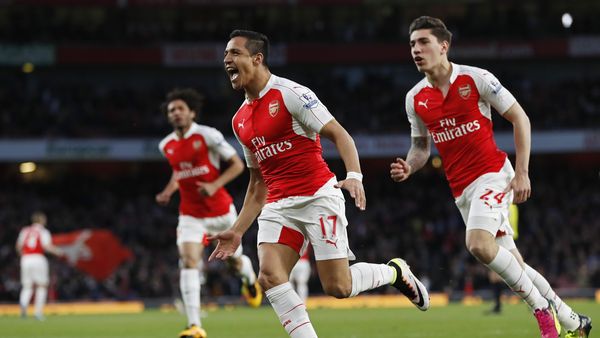 Dua Gol Sanchez Menangkan Arsenal