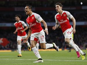 Kekalahan MU Pastikan Arsenal Finis Empat Besar