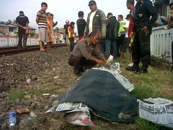 Tiduran di Rel, Pria Tanpa Identitas Tertabrak KA di Semarang