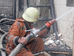 6 Bedeng Terbakar di Kembangan Jakbar, Api Berhasil Dipadamkan