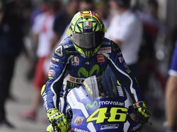 Rossi Rebut Pole Usai Kalahkan Lorenzo
