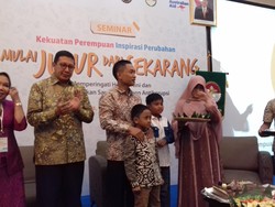 Bupati Yoyok Diberi Kejutan Ultah ke-44 di Seminar KPK