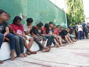 Diduga Rampas Ponsel Milik Santri, Gerombolan Anak Punk DIsergap Polisi Diduga Rampas Ponsel Milik Santri, Gerombolan Anak Punk DIsergap Polisi