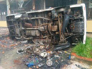 Ruang Sipir, 2 Mobil, dan Motor Dibakar Napi di LP Banceuy