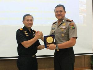 Berantas Kejahatan di Pelabuhan Priok, AKBP Hengki Dapat Penghargaan dari Bea Cukai