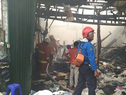 Kebakaran 51 Rumah di Kalibaru Diduga Akibat Korsleting Listrik