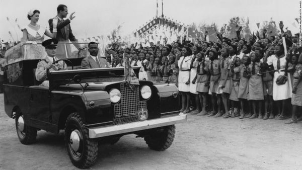 Kenangan Manis Ratu Elizabeth II dengan Land Rover
