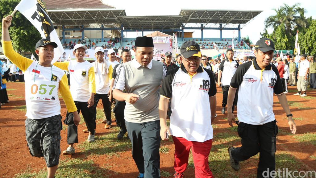 M Idrus Ikut Jalan Sehat PKS M Idrus Ikut Jalan Sehat PKS