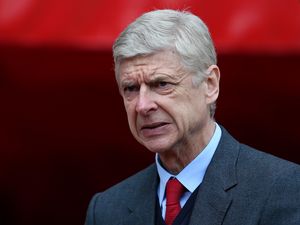 Wenger Jamin Arsenal Sedang Berupaya Keras Beli Pemain yang Tepat