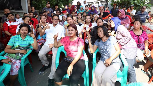 Sandiaga Uno Sapa Warga Rawa Buaya