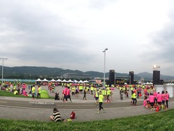 Melongok Lomba Lari di Negeri Penggemar Sepatu