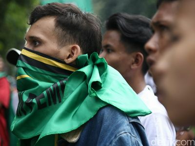 Massa PPP Geruduk Kemenkum HAM
