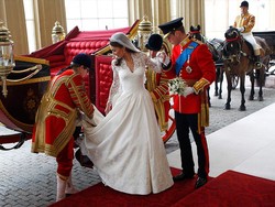 Alexander McQueen Dituduh Tiru Desain Untuk Gaun Pengantin Kate Middleton
