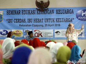 Ibu-ibu PKK Belajar Keuangan Keluarga