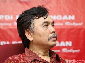 Syahganda Jalani Sidang Vonis Kasus Berita Bohong Omnibus Law Hari Ini Syahganda Jalani Sidang Vonis Kasus Berita Bohong Omnibus Law Hari Ini