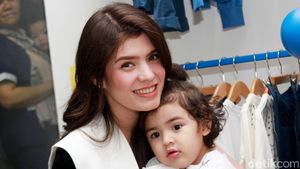 Carissa Putri dan Putranya yang Ngegemesin Banget!