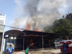 Berawal dari Motor, Sebuah Rumah di Kupang Indah Terbakar