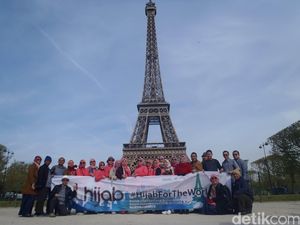 Foto: Saat Kampanye Hijab For The World Terbentang di Langit Eropa Foto: Saat Kampanye Hijab For The World Terbentang di Langit Eropa