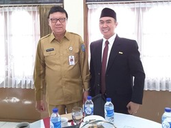 Sukses Benahi Birokrasi, Wali Kota Anton Diganjar Penghargaan Satya Lancana