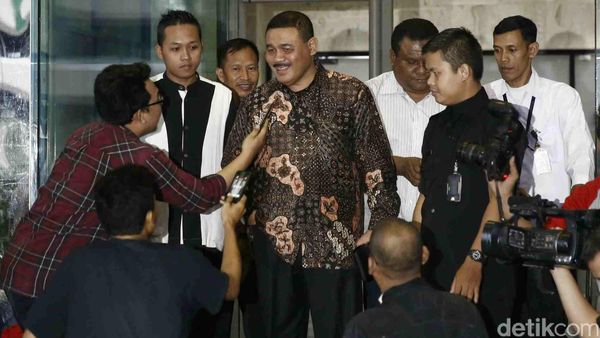 Ongen Diperiksa Penyidik KPK