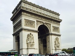 Champs Elysees, Tempat Belanja Berkelas Dunia di Paris