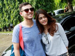 Sudah Siap Nikah, Rifky Balweel dan Biby Alraen Kunjungi Toko Cincin